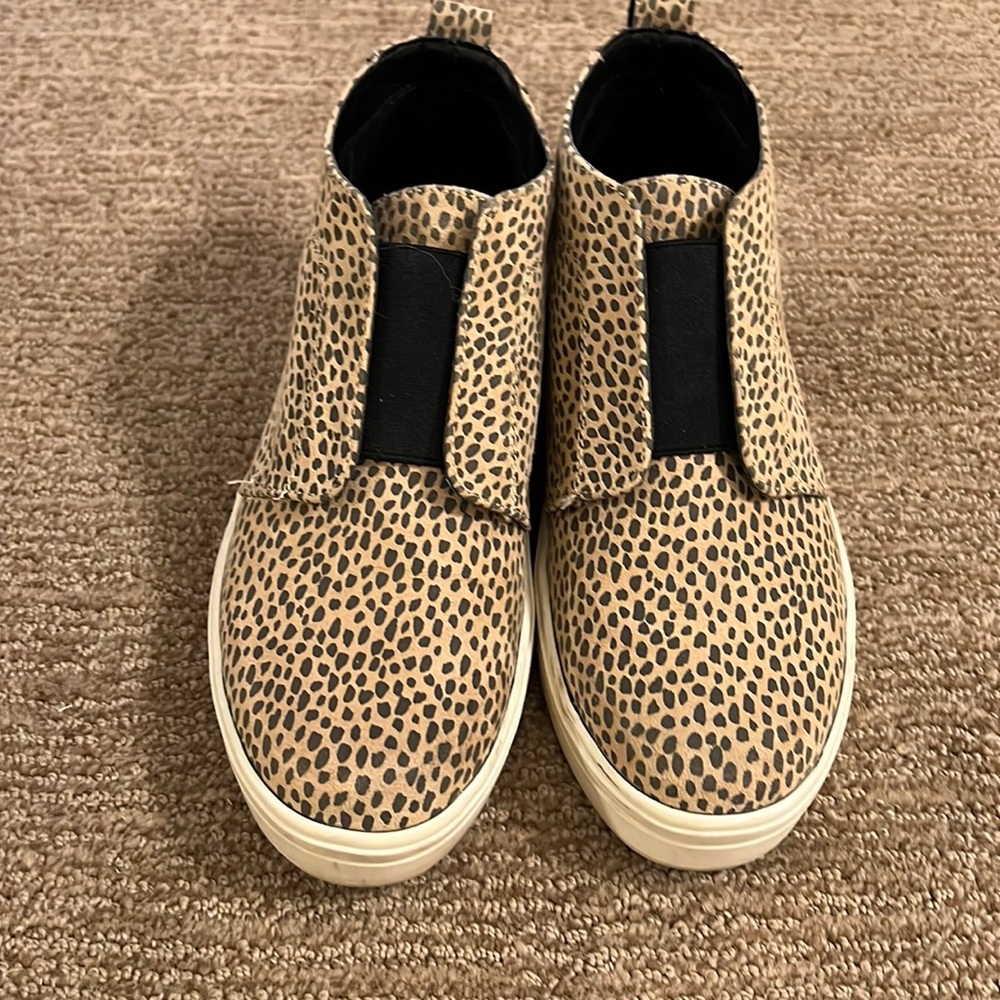 Universal Thread Lilian Microsuede Leopard print slip on sneakers